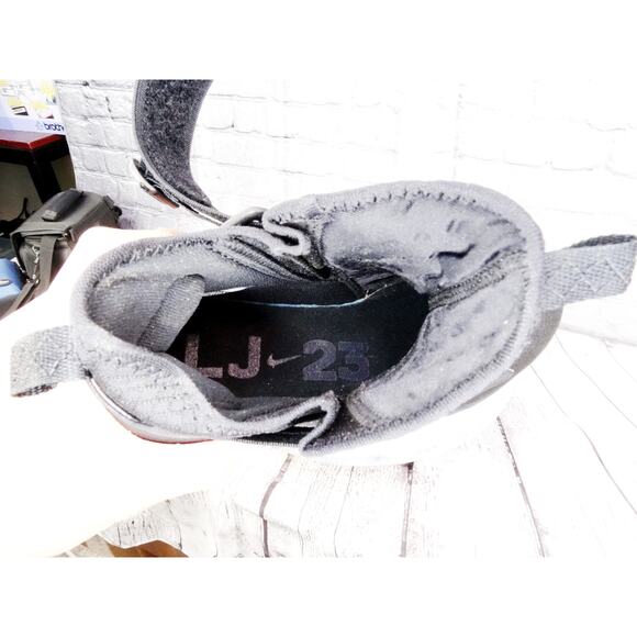 Nike Lebron Soldier XIII SFG Triple Black Out	Men 8 Women 9.5 Regular New OG Box main image 10